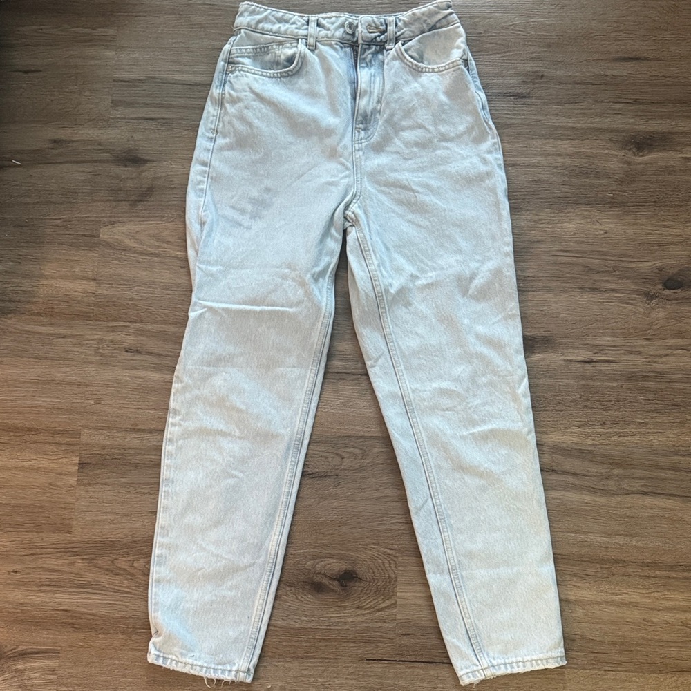 Zara Women's Straight Leg Jeans in Light Blue